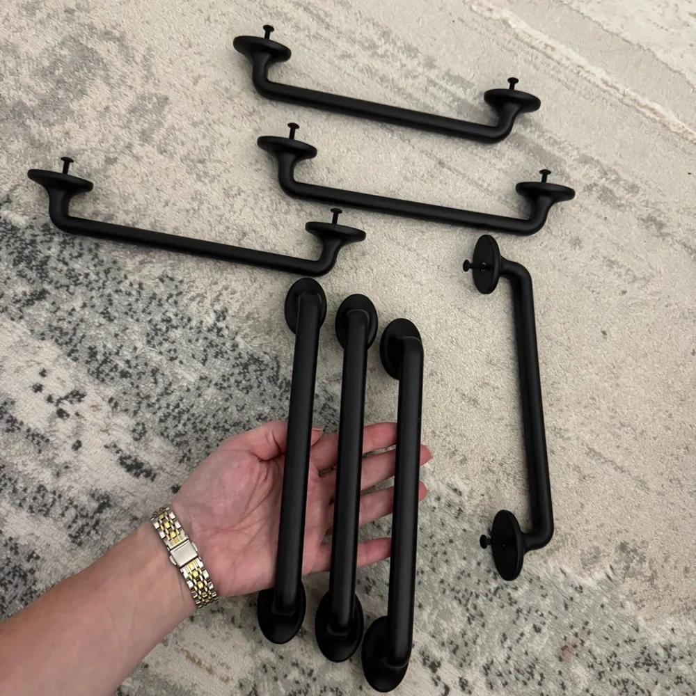 🆕 Bundle of 7 modern black quality plastic cabinet or dresser door pulls